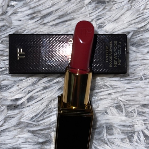 Tom Ford lip color lipstick- 08 velvet cherry - Picture 5 of 8